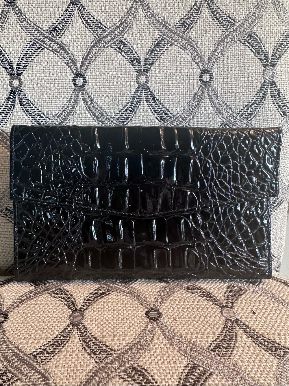 Vintage Black Croc-Embossed Patent Clutch Wallet - Belle Rose Genuine Leather